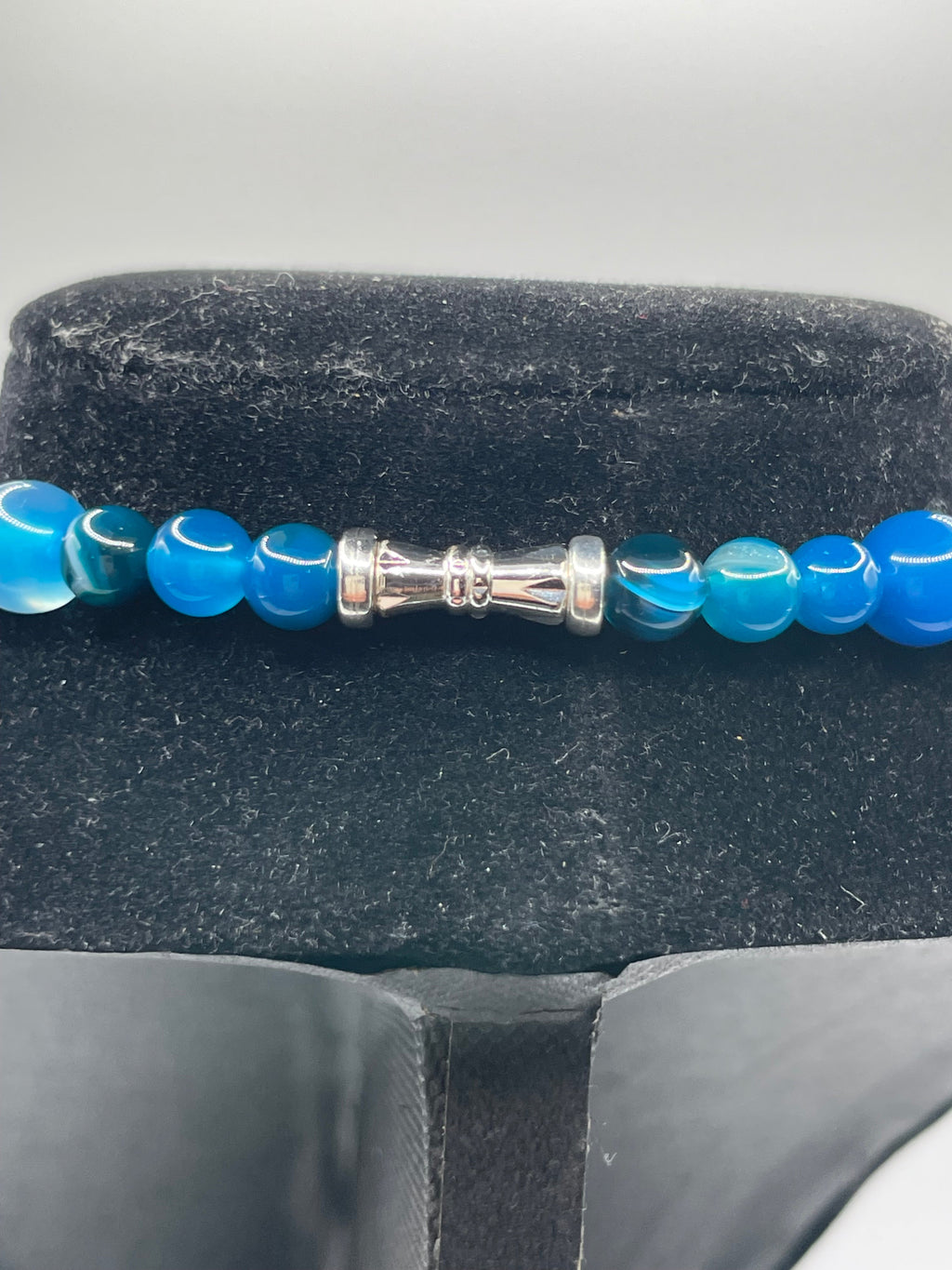 back of necklace to screw clasp