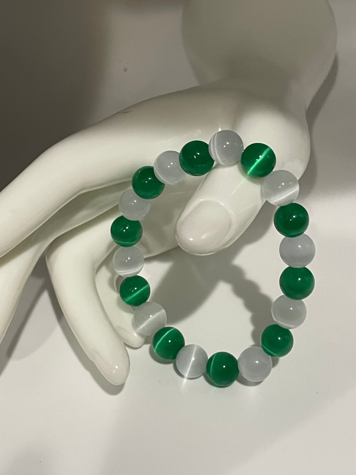 White & Green Cat Eye Bracelet 10mm